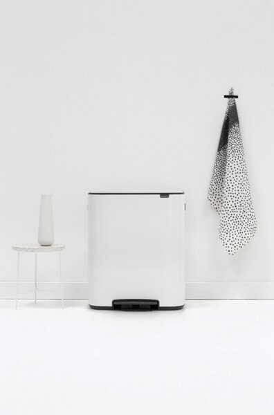 Кош за боклук Brabantia Bo Pedal 1003182, 60 л, Леко затваряне, Противоплъзгаща основа, Бял
