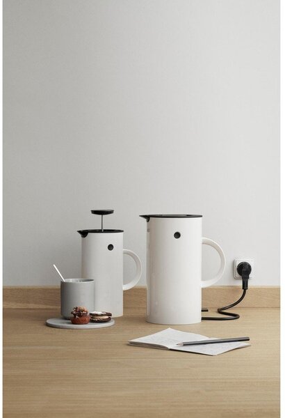 Бяла пластмасова електрическа кана 1,5 l EM77 – Stelton
