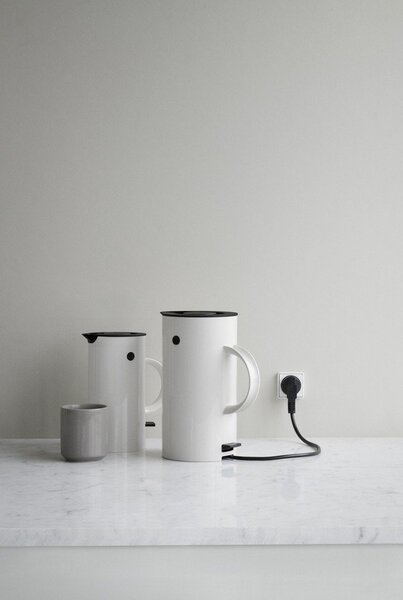 Бяла пластмасова електрическа кана 1,5 l EM77 – Stelton