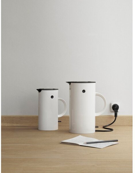 Бяла пластмасова електрическа кана 1,5 l EM77 – Stelton