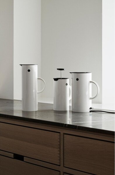Бяла пластмасова електрическа кана 1,5 l EM77 – Stelton