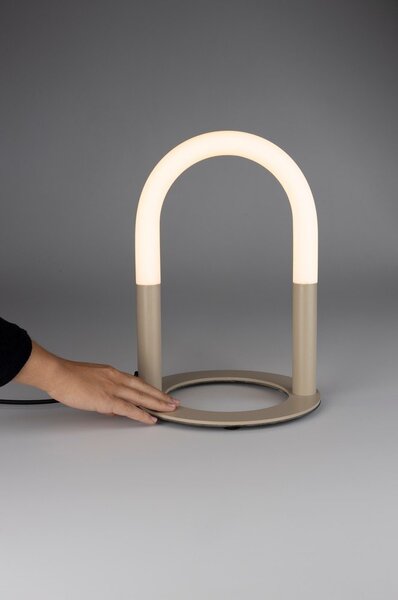 Бежова метална LED затъмняваща се настолна лампа (височина 36 cm) Arch – Zuiver