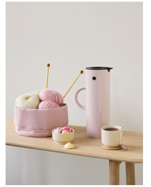 Пластмасова термо кана в цвят лавандула 1 l EM77 – Stelton