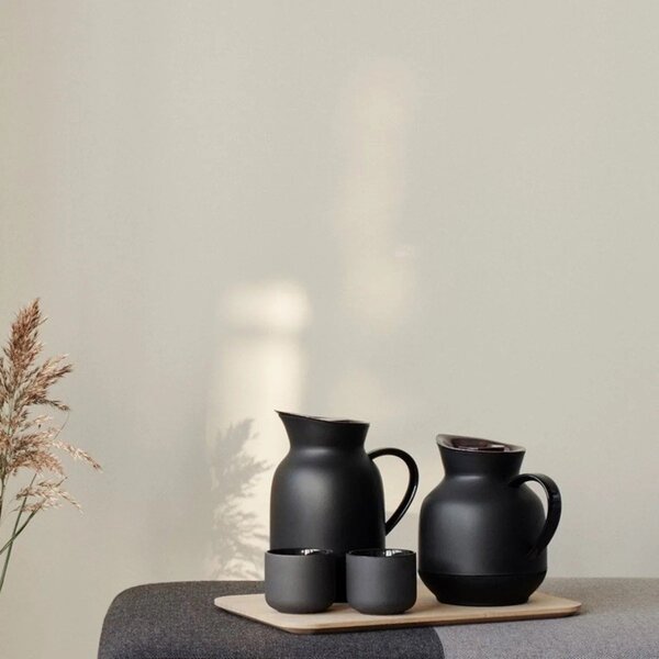 Черна пластмасова термо кана 1 l Amphora – Stelton