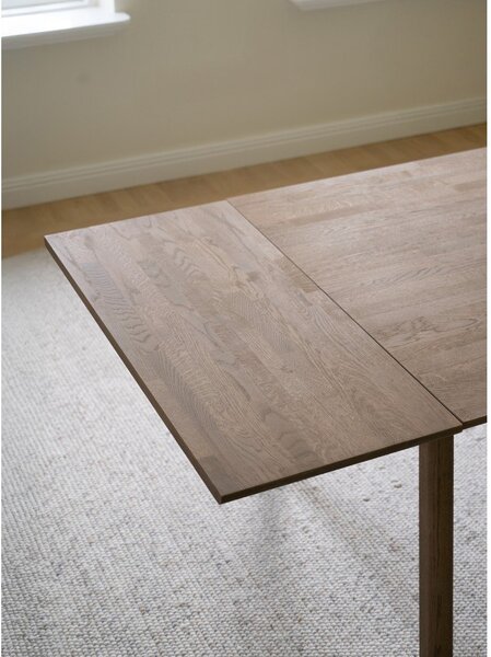 Сгъваема трапезна маса от масивен дъб 95x220 cm Clapperton – Rowico