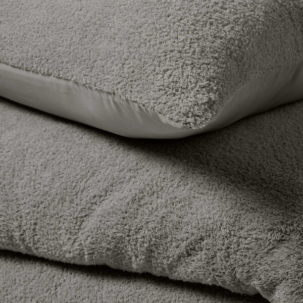 Антрацитно двойно удължено спално бельо от микроплюш 240x220 cm Helena – douceur d'intérieur