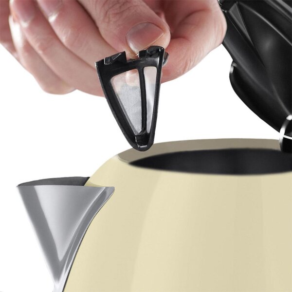 Електрическа кана Russell Hobbs Colours Plus Classic Cream 20415‑70, 2400W, 1.7 л, Бързо завиране, Скрит нагревател, 360° основа, Индикатор, Кремав