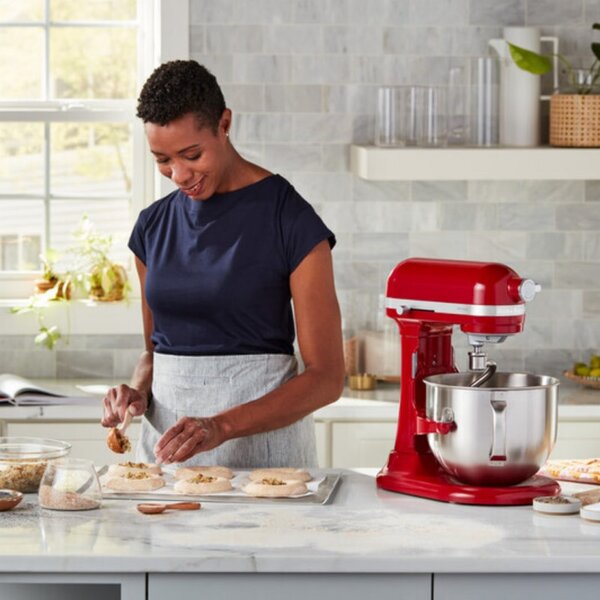 Планетарен миксер KitchenAid Artisan 5KSM70SHXEER, 375 W, 6.6 л, 11 скорости, 67 точки на допир, Повдигане на купата, Специална скорост Fold, Flex Edge, Червен