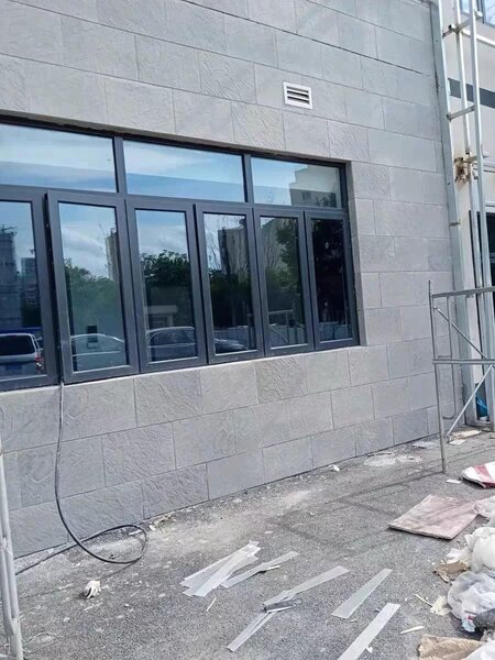 Гъвкав панел за външна и вътрешна употреба в Сиво