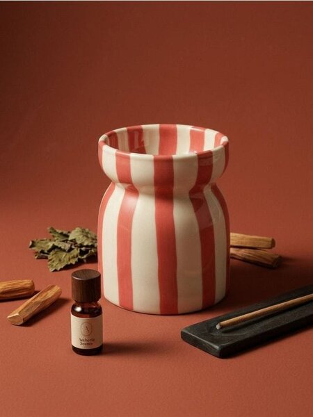 Sinsay - Ароматизирана свещ Sandalwood&Patchouli - червeн