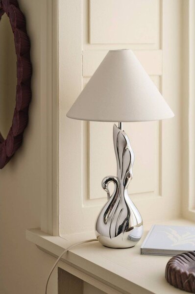 Бяла/в сребрист цвят настолна лампа от полиресин (височина 53 cm) Swan – Ellos Home