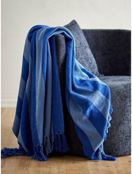 Синьо одеяло от рециклиран памук 130x160 cm Frello – Bloomingville