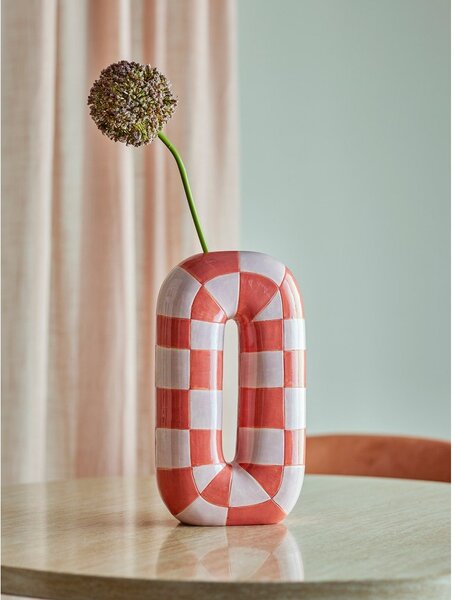 Керамична ръчно рисувана ваза в цвят сьомга/кремава (височина 32 cm) Mae – Bloomingville