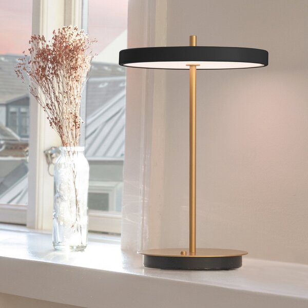 UMAGE LED акумулаторна настолна лампа Asteria Move черна/месинг 31 cm, Затъмняване, Злато / месинг, Дневна/трапезария, Метал, Дизайн