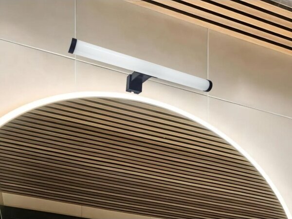 LED осветление за огледало за баня LED/8W/230V 30 cm IP44 черно