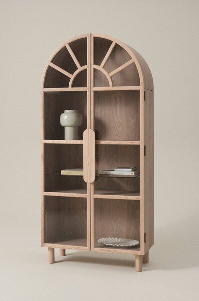 Витрина от декор от ясен в светло естествен цвят 90x195x40 cm Sandor – Jotex