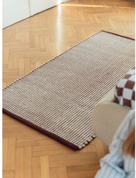 Бордо/в естествен цвят ръчно изработен вълнен килим 140x200 cm Talo – noo.ma