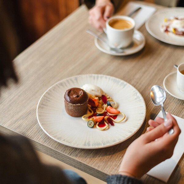 Светлосива порцеланова чиния ø 25 cm Nuance – BonBistro