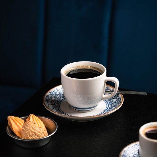 Бяла/синя порцеланова чинийка ø 14 cm Azul – BonBistro