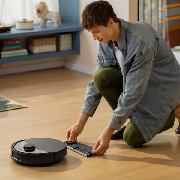 Прахосмукачка робот Roborock Q10 PF+, 10000 Pa, 150 мин, 0.35 л, Wi-Fi, Сухо/мокро, Автоматично повдигане на мопа, 360° LiDAR, 3D картографиране, Гласово управление, Черен