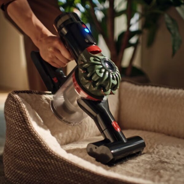 Вертикална прахосмукачка Dyson V8 Cyclone SV55 MAGn/Bk 226587-01, 150AW, 0.54 л, 3 режима, Без загуба на мощност, Хигиенично изпразване, Изцяло запечатана филтрация, Черен/магнезиев
