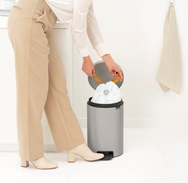 Кош за боклук с педал Brabantia NewIcon 1010440, 12 л, Плавно затваряне, Противоплъзгаща основа, Светлосив