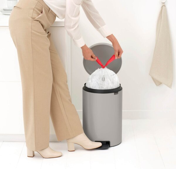 Кош за боклук с педал Brabantia NewIcon 1010441, 20 л, Плавно затваряне, Противоплъзгаща основа, Светлосив