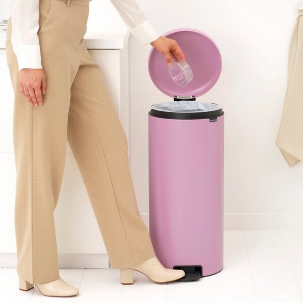 Кош за боклук с педал Brabantia NewIcon 1010443, 30 л, Плавно затваряне, Противоплъзгаща основа, Розов