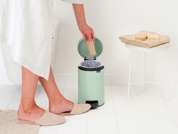 Кош за боклук с педал Brabantia NewIcon 1008835, 3 л, Плавно затваряне, Противоплъзгаща основа, Светлозелен