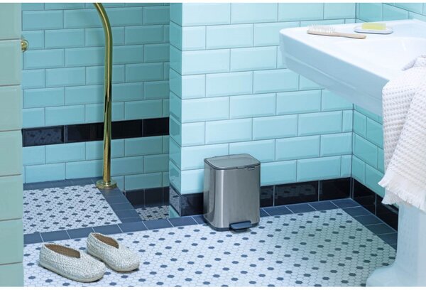 Кош за боклук Brabantia Bo Pedal 1010142, 7 л, Плавно затваряне, Гумирана основа, Устойчив на пръстови отпечатъци, Инокс