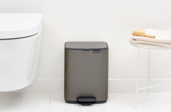 Кош за боклук Brabantia Bo Pedal 1010127, 7 л, Плавно затваряне, Гумирана основа, Тъмносив