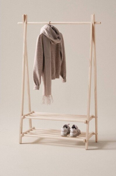 Стойка за дрехи от масивен бор в светло естествен цвят 100x150x41 cm Cole – Jotex