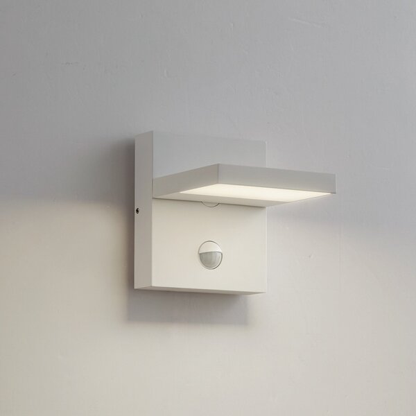 Lucande LED външна стенна лампа Silvan, бяла, сензорна, IP54, 16cm, Бял, Алуминий, Модерен, Стенна розетка отдолу