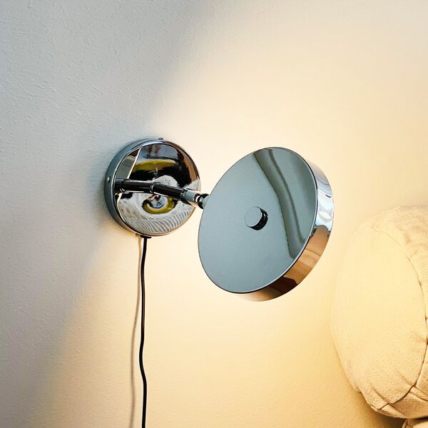 Dyberg Larsen LED стенна лампа Starlight, хром Ø 14 cm, дим., Затъмняване, Металик, Дневна/трапезария, Метал, Дизайн