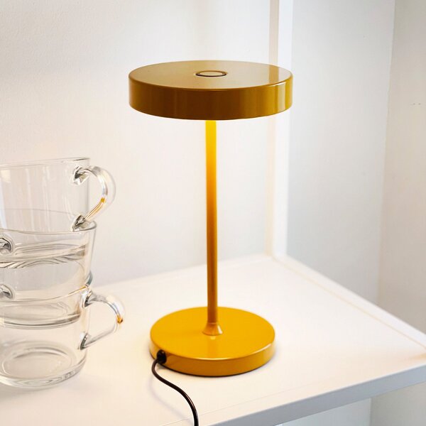 Dyberg Larsen LED настолна лампа Starlight, жълта, височина 26 cm, Затъмняване, Жълт, Дневна/трапезария, Метал, Дизайн