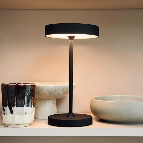 Dyberg Larsen LED настолна лампа Starlight, черна, височина 26 cm, Затъмняване, Черен, Дневна/трапезария, Метал, Дизайн