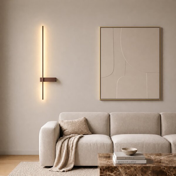 Lindby LED стенна лампа Natsumi, кафява, алуминий, 90 см, Кафяв / ръждив, Дневна/трапезария, Алуминий, Модерен
