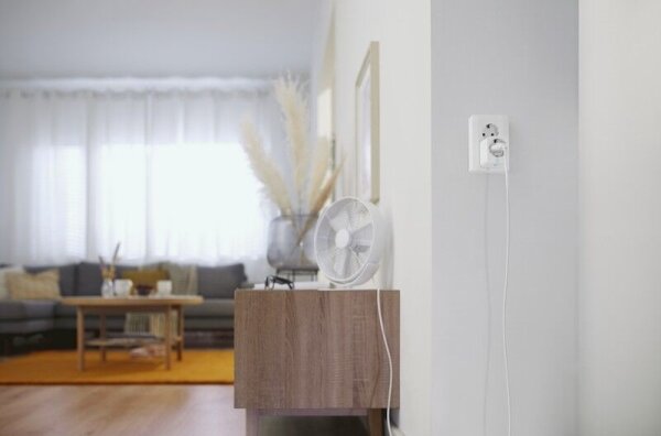 WiZ - Смарт контакт E 2300W + електромер Wi-Fi