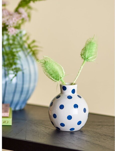 Бяла керамична ръчно рисувана ваза (височина 11 cm) Fian – Bloomingville