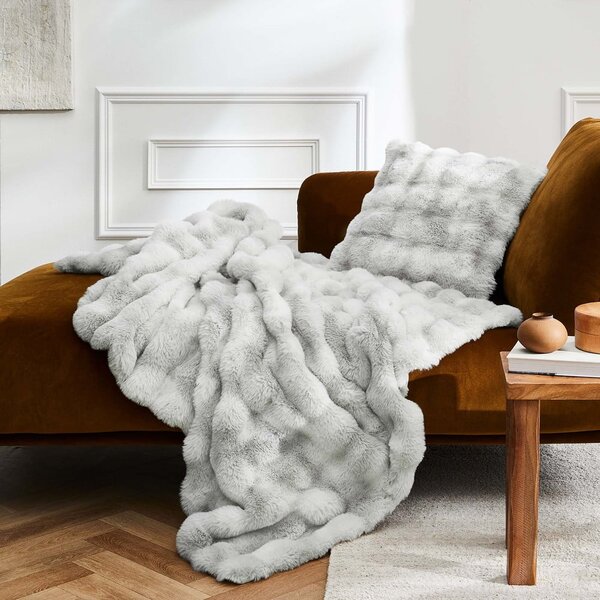 Сиво одеяло от микроплюш 180x220 cm Mounty – douceur d'intérieur
