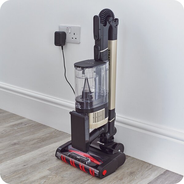 Вертикална прахосмукачка Shark Stratos True Pet Flexology IZ400EUT, 309W, 0.7L, Автономия 60 мин, Clean Sense IQ, Pet Pro, LED, Powerfins, Тъмносив/шампанско