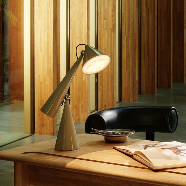 Tom Dixon LED настолна лампа Pose Task Light, златист, 41 см, Затъмняване, Злато / месинг, Дневна/трапезария, Пластмаса, Дизайн