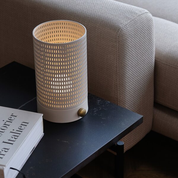 Dyberg Larsen LED акумулаторна настолна лампа Mesh, бяла, височина 20 cm, Затъмняване, Бял, Дневна/трапезария, Метал, Дизайн