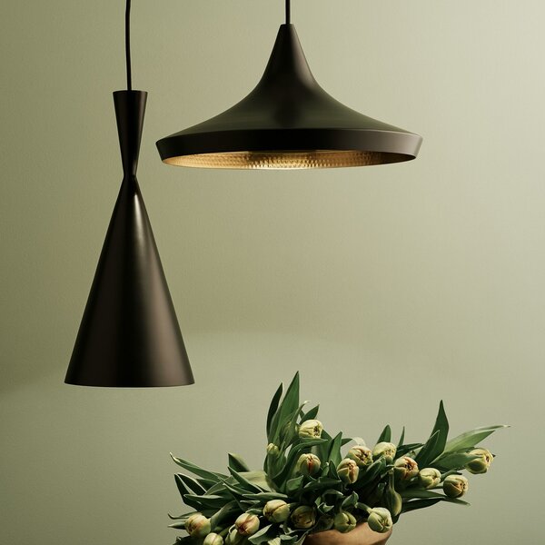 Tom Dixon LED висяща лампа Beat Flat, черна, Ø 56 cm, Затъмняване, Черен, Дневна/трапезария, Месинг, Дизайн
