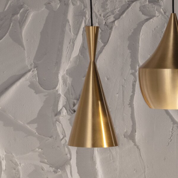 Tom Dixon LED висяща лампа Beat Tall, месингов цвят, Ø 19 cm, Затъмняване, Злато / месинг, Дневна/трапезария, Месинг, Дизайн