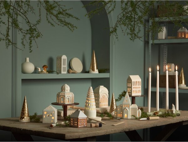 Керамичен свещник за чаена свещ Gingerbread Lighthouse – Kähler Design