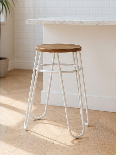 Сив/в естествен цвят стол от масивен бряст District – Premier Housewares