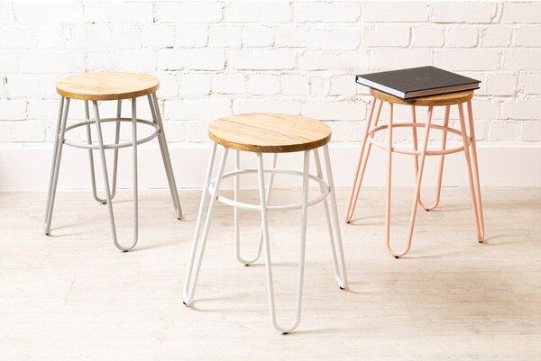 Сив/в естествен цвят стол от масивен бряст District – Premier Housewares