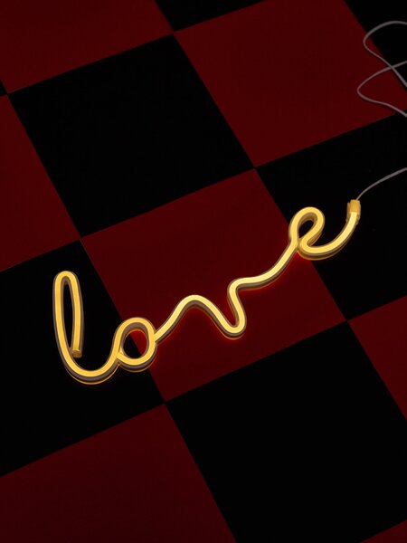 Sinsay - LED лампа във формата на надпис „Love“ - бял