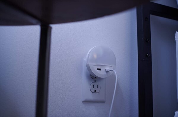 Ledvance - LED Нощна лампа за контакт със сензор LUNETTA 2xUSB LED/13W/230V